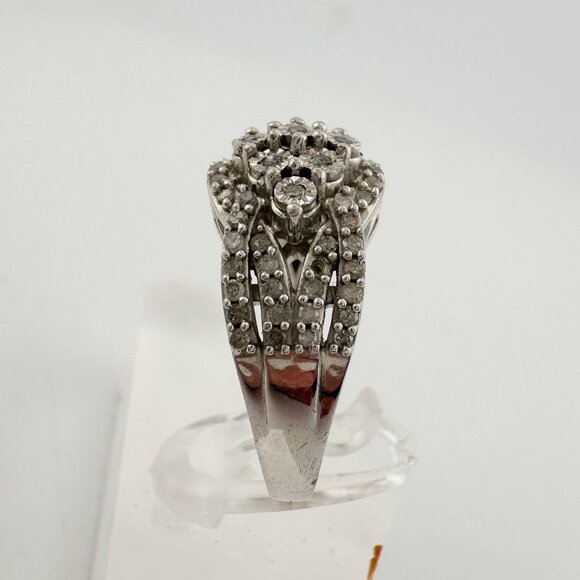 Elegant 1/2 Ct Natural Diamond Illusion Setting Cluster Ring Size 7 - Picture 5 of 16